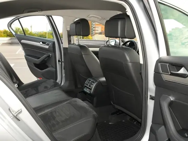 Volkswagen Passat B8 2.0 TDI DSG Highline