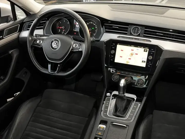 Volkswagen Passat B8 2.0 TDI DSG Highline