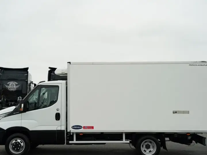 Iveco DAILY 35-150 / FRIGIDER / THERMO KING / MANUAL / TWIN / 3 LOCURI /