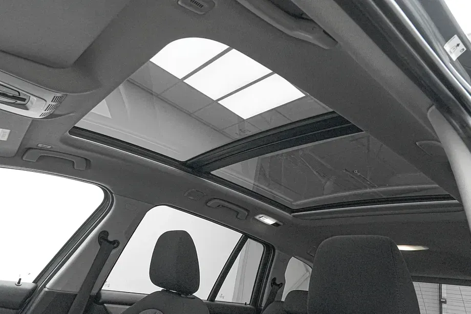 BMW Seria 2 216d Advantage — imagine 8