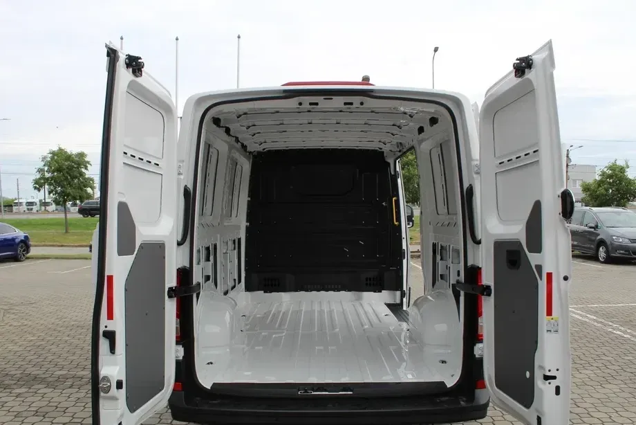 Volkswagen Crafter 3.5 Furgon L3H2 FWD 103kW, 2026 — imagine 10