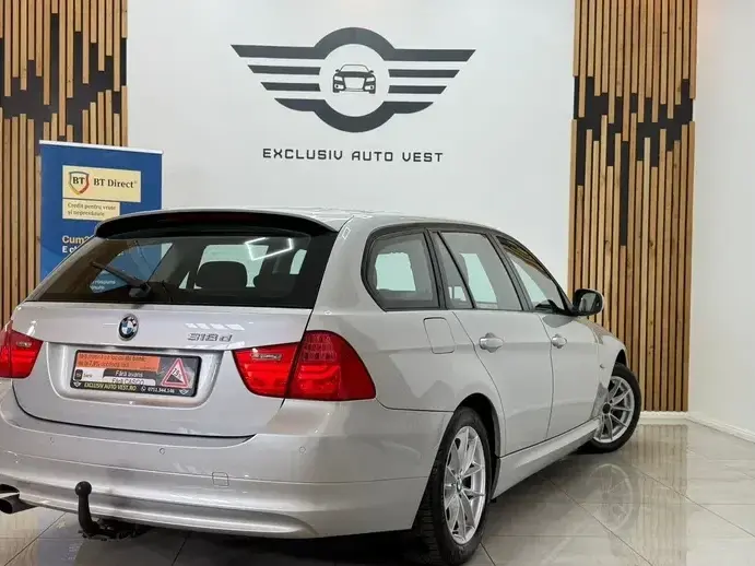 BMW Seria 3 E90/E91/E92/E93 318d xDrive