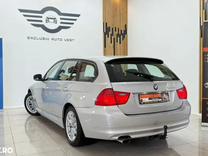 BMW Seria 3 E90/E91/E92/E93 [2005 - 2013] 318d xDrive