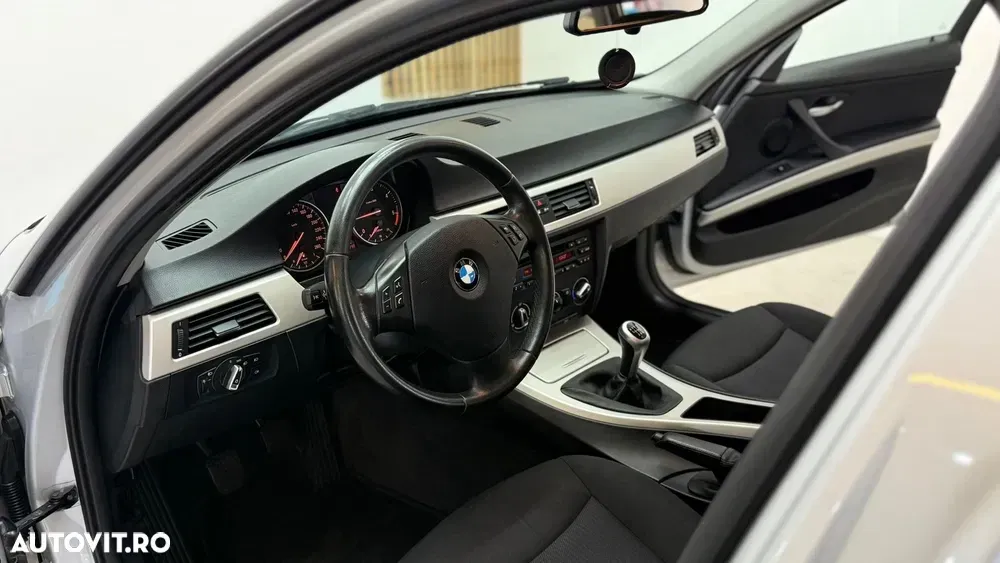 BMW Seria 3 E90/E91/E92/E93 [2005 - 2013] 318d xDrive — imagine 5