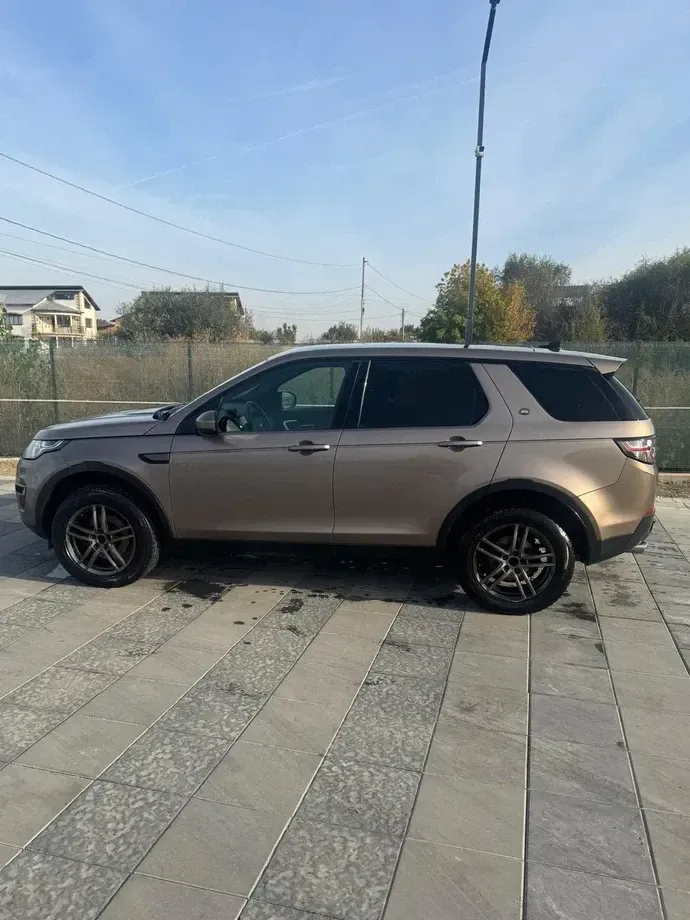 Land Rover Discovery Sport — imagine 10