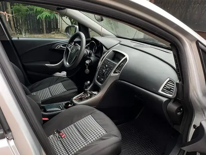 Opel Astra J 1.7 CDTI
