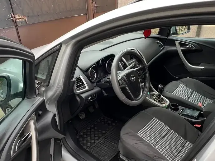 Opel Astra J 1.7 CDTI