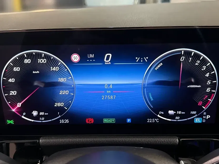 Mercedes-Benz GLA — imagine 10