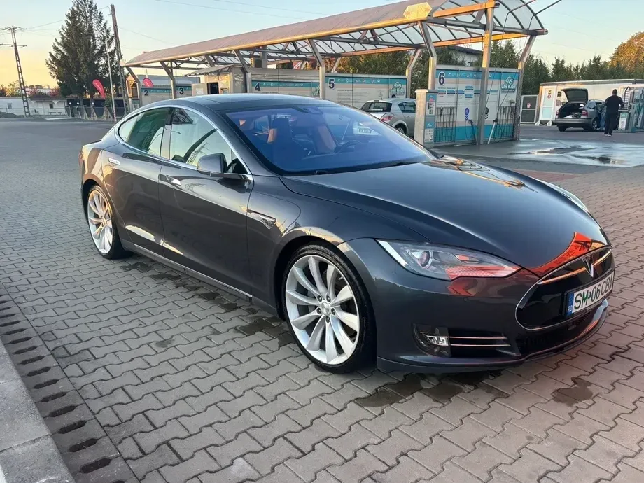 Tesla Model S — imagine 2