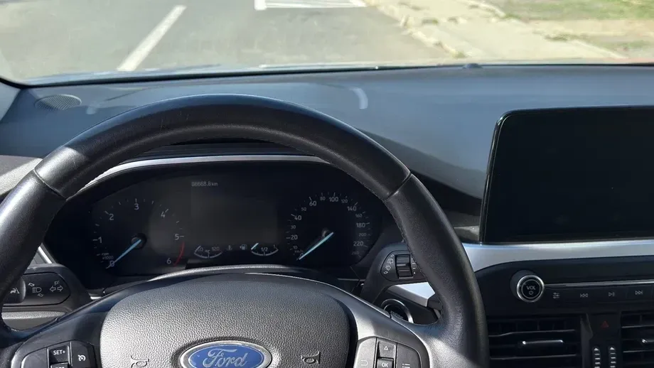 Ford Focus MK4 — imagine 4
