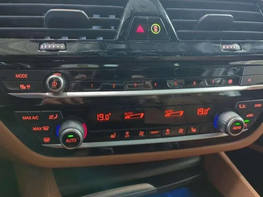 BMW Seria 5 G30/G31 530e Aut. M Sport Edition — imagine 9