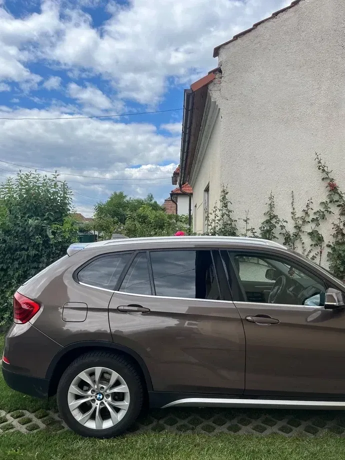 BMW X1 xDrive18d Aut. xLine — imagine 2