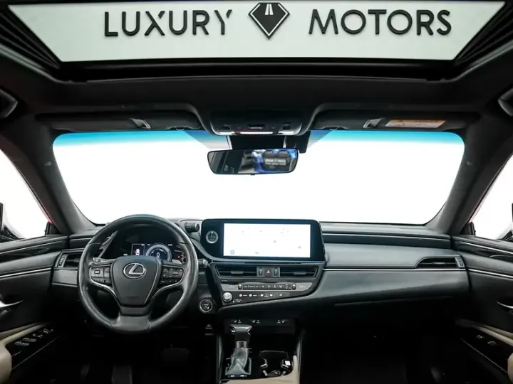 Lexus ES VII 300h 2.5 TNGA HV 25H- 4X2 CVT Luxury