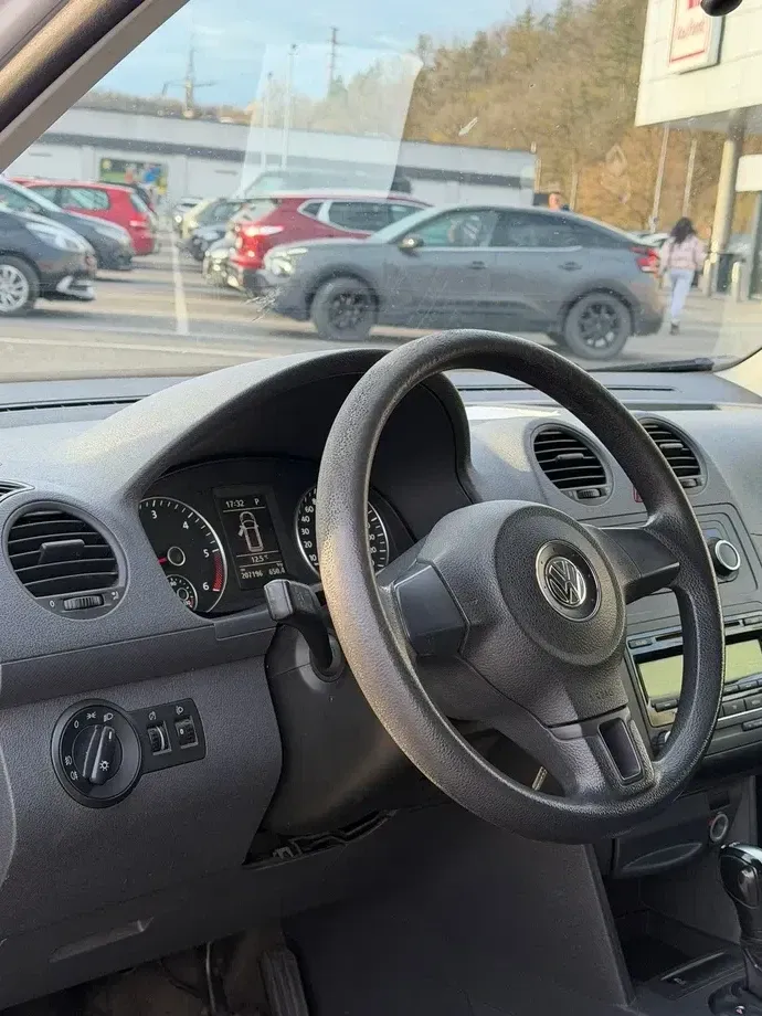 Volkswagen Caddy — imagine 9