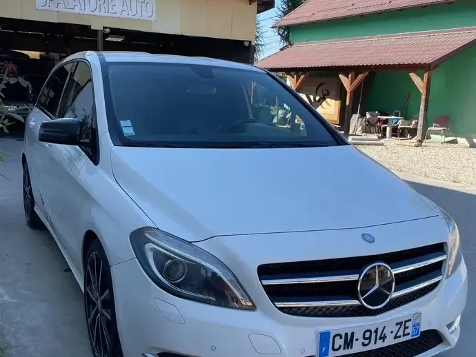 Mercedes-Benz EQB