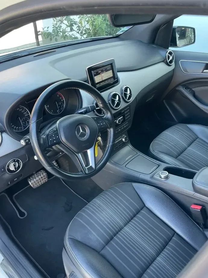 Mercedes-Benz EQB — imagine 9