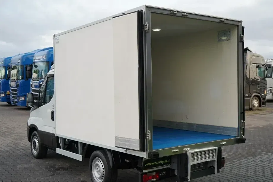 Iveco DAILY 35-130 / FRIGIDAR / CAMION TRANSPORT XARIOS 200 UNITĂȚI / IMPORTAT — imagine 8