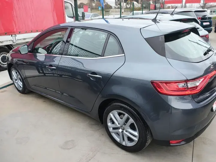 Renault Mégane IV BLUE dCi 115 BUSINESS EDITION