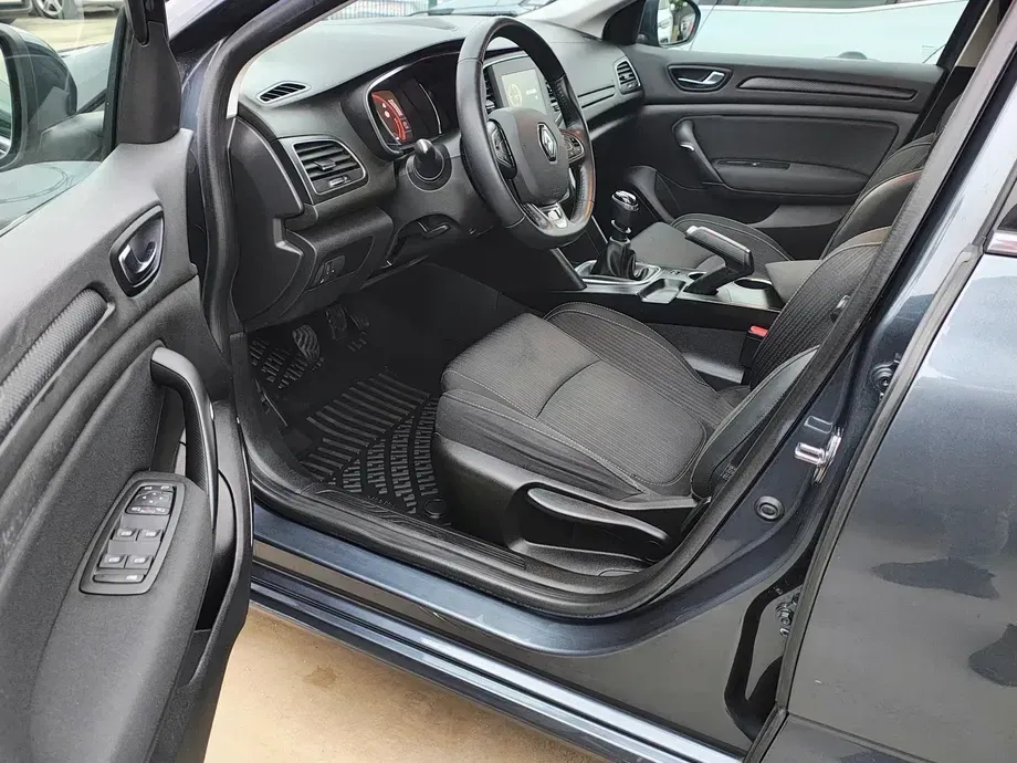 Renault Mégane IV BLUE dCi 115 BUSINESS EDITION — imagine 8