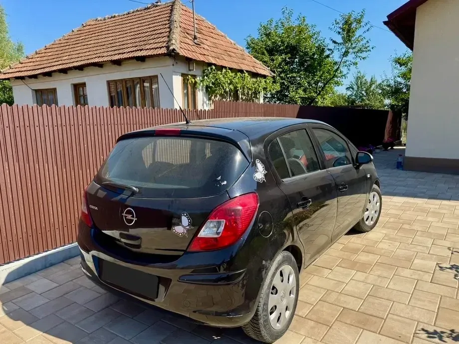 Opel Corsa D 1.2i Enjoy — imagine 2