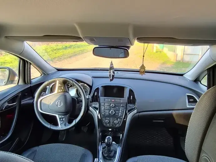 Opel Astra J