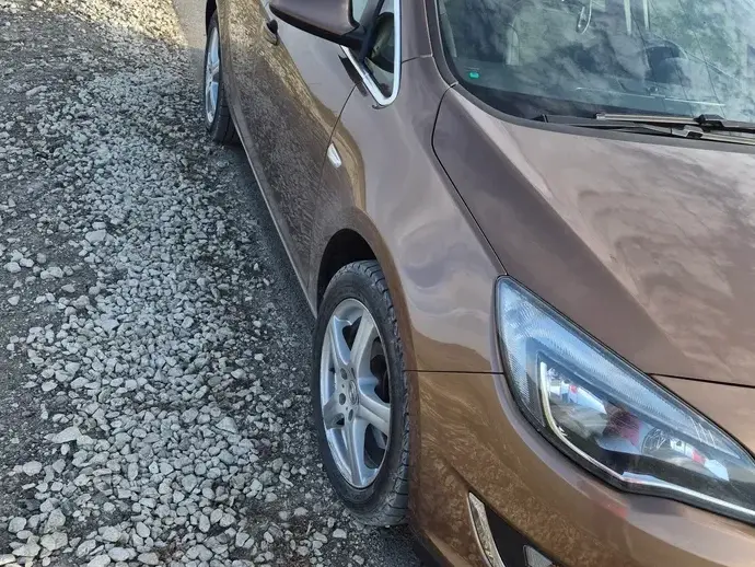 Opel Astra J