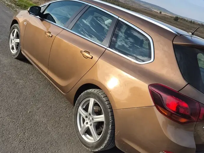 Opel Astra J