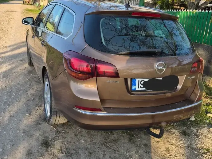 Opel Astra J