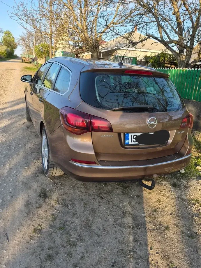 Opel Astra J — imagine 6