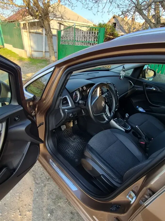 Opel Astra J — imagine 3