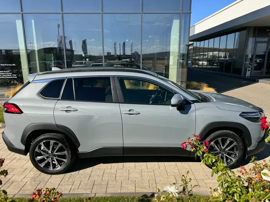 Toyota Corolla Cross 2.0I 4WD Dynamic — imagine 8