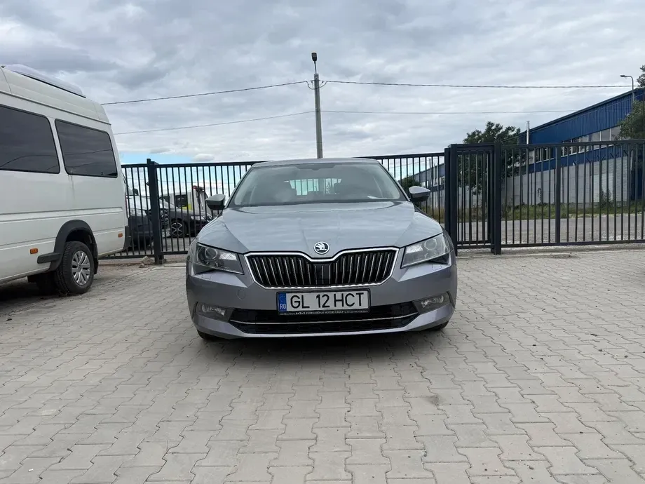 Škoda Superb 2.0 TDI DSG Ambition — imagine 2