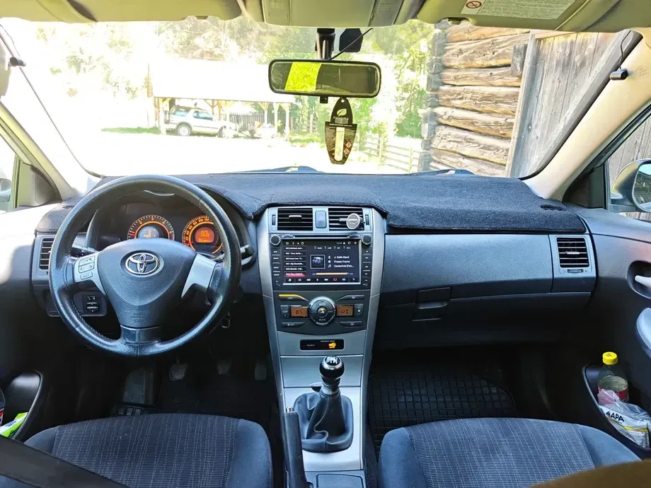 Toyota Corolla X — imagine 6