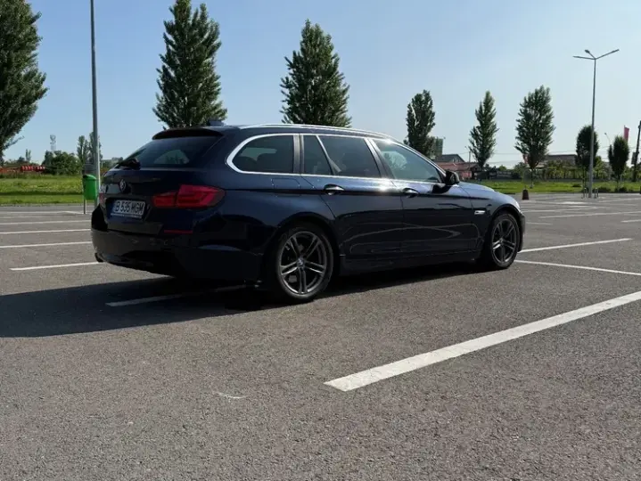 BMW Seria 5 F10/F11/F07 [2010 - 2017] 520d Aut. Luxury Line