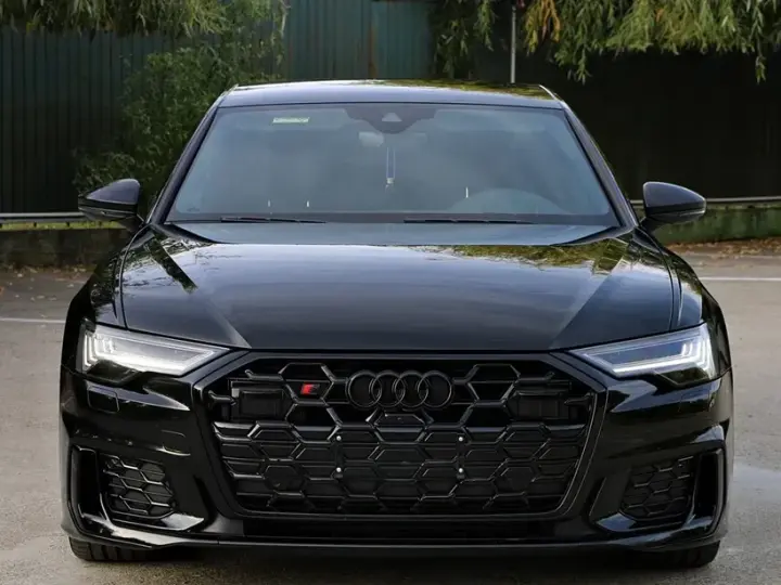 Audi A6 C8
