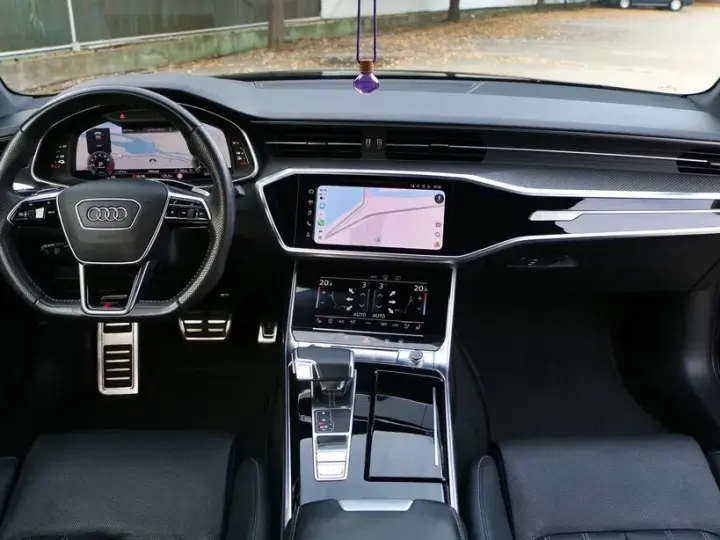 Audi A6 C8
