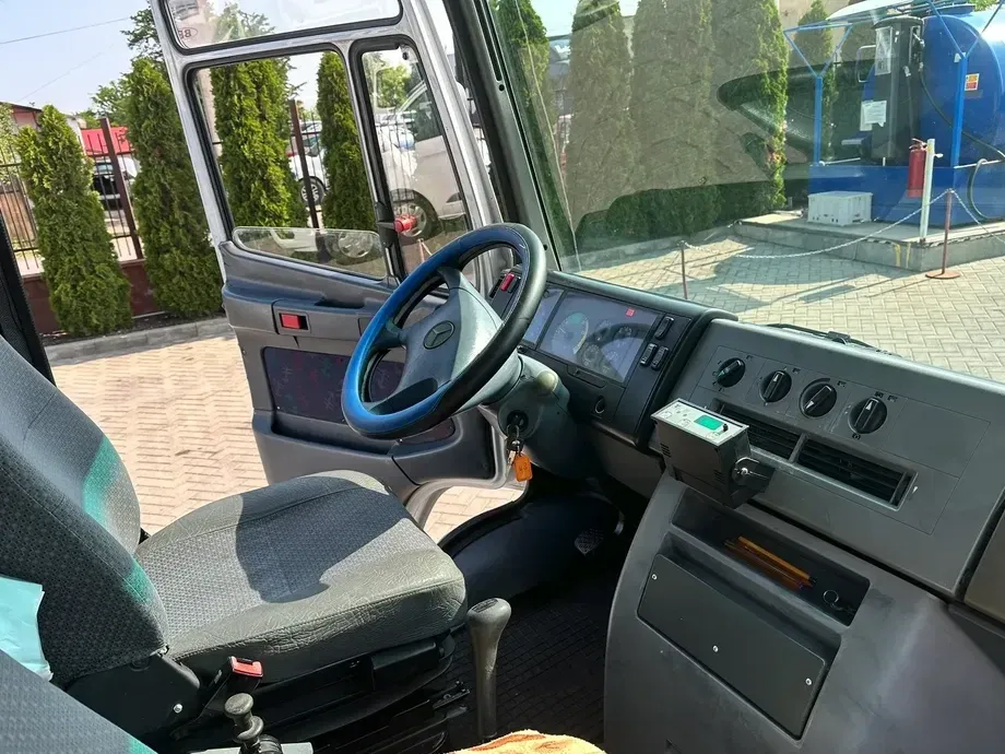 Mercedes-Benz Vario 815D — imagine 5