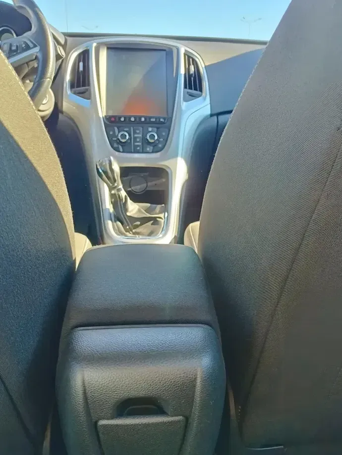 Opel Astra J 1.4 Turbo Edition Sport — imagine 7