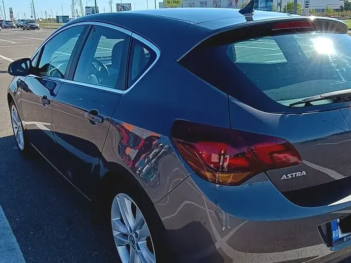 Opel Astra J 1.4 Turbo Edition Sport