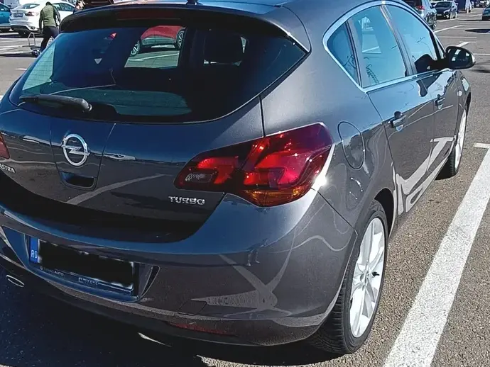 Opel Astra J 1.4 Turbo Edition Sport