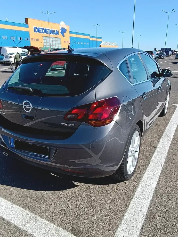 Opel Astra J 1.4 Turbo Edition Sport — imagine 3