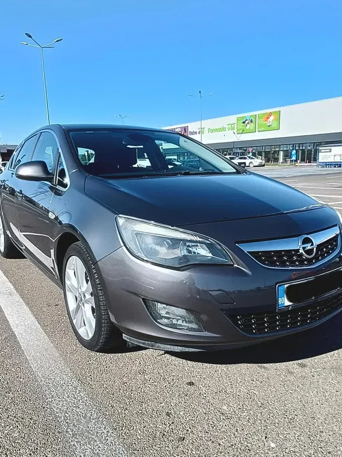 Opel Astra J 1.4 Turbo Edition Sport — imagine 8