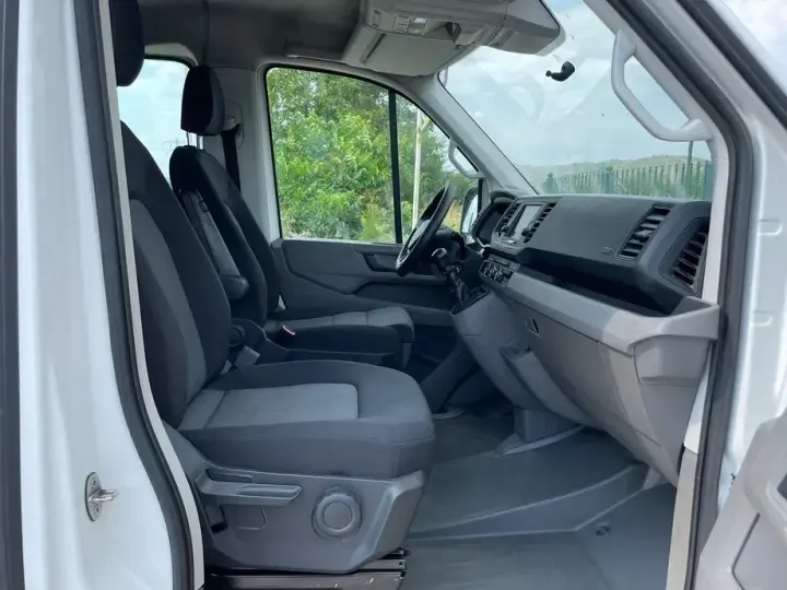 Volkswagen Crafter DOKA 6 LOCURI
