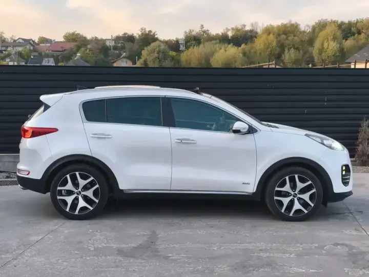 Kia Sportage IV 2.0 CRDI 4WD Dream-Team Edition