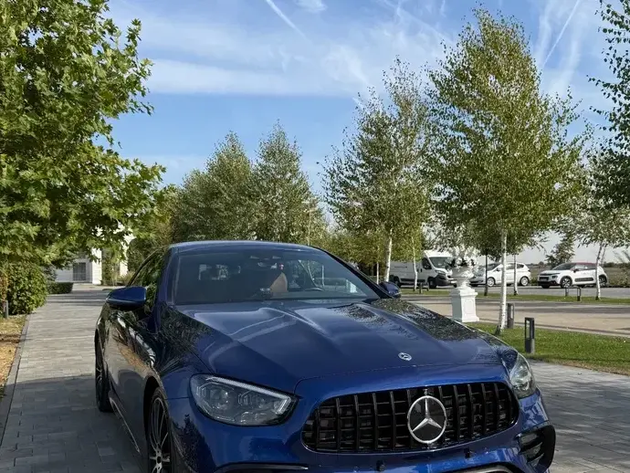 Mercedes-Benz E W213 220 d 9G-TRONIC AMG Line