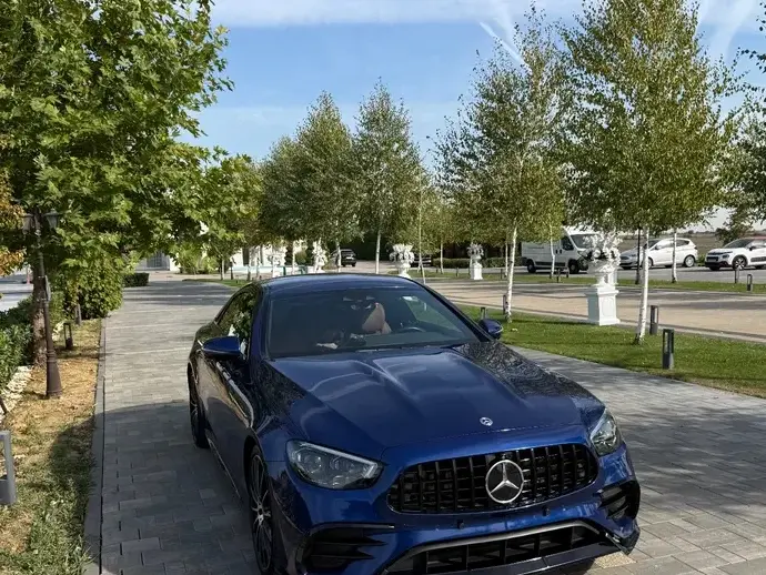 Mercedes-Benz E W213 220 d 9G-TRONIC AMG Line