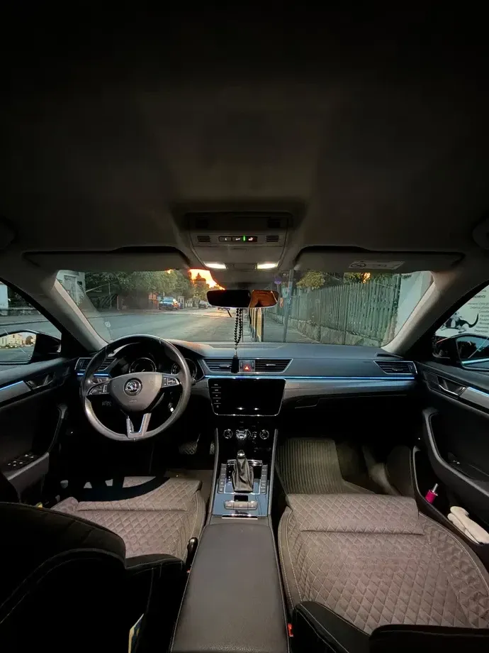 Škoda Superb III 2.0 TDI DSG Style — imagine 9