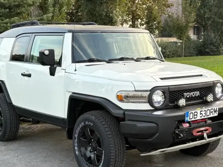 Toyota FJ