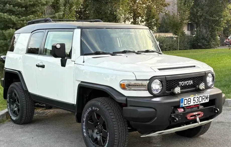 Toyota FJ — imagine 2