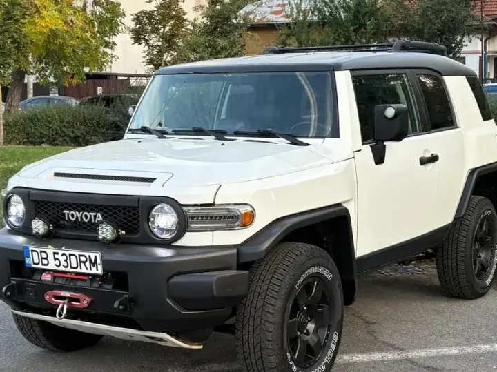 Toyota FJ